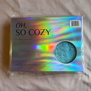 3-PIECE COZY SET: FUZZY SOCKS, SCRUNCHIE, HEADBAND 🌈